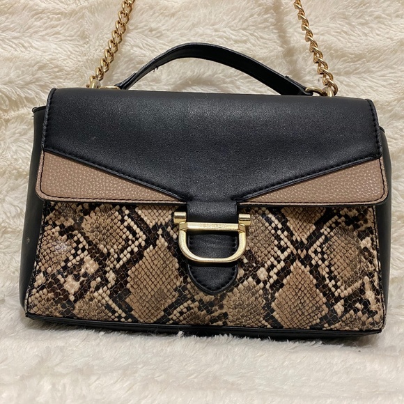 Nine West Convertible Strap Crossbody Purse in Snake Print - Picture 4 of 8